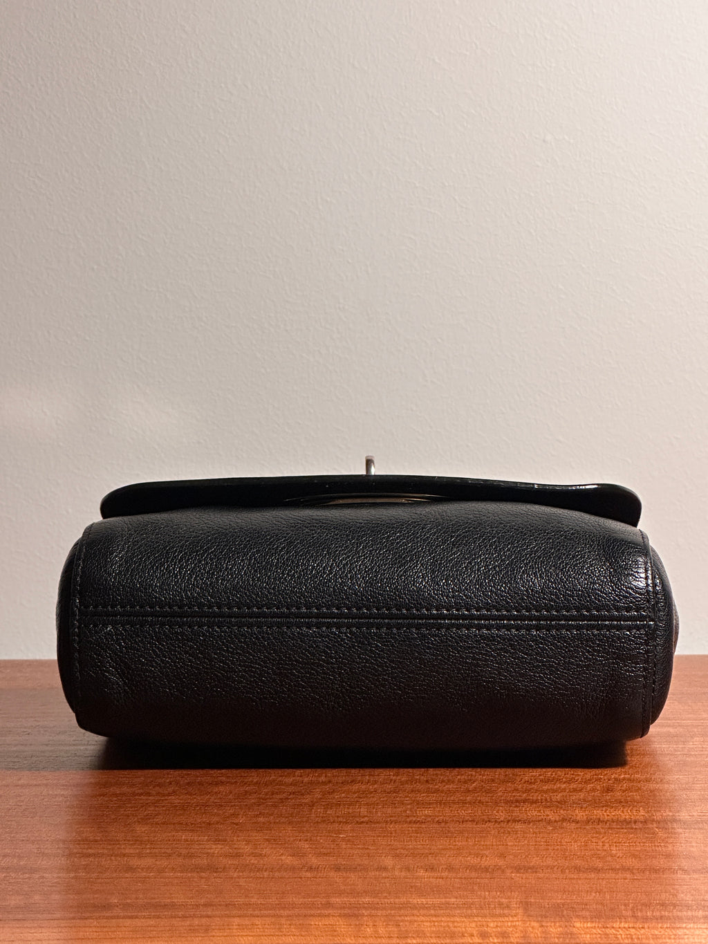 Mulberry Lily Black Small Classic Grain Crossbody