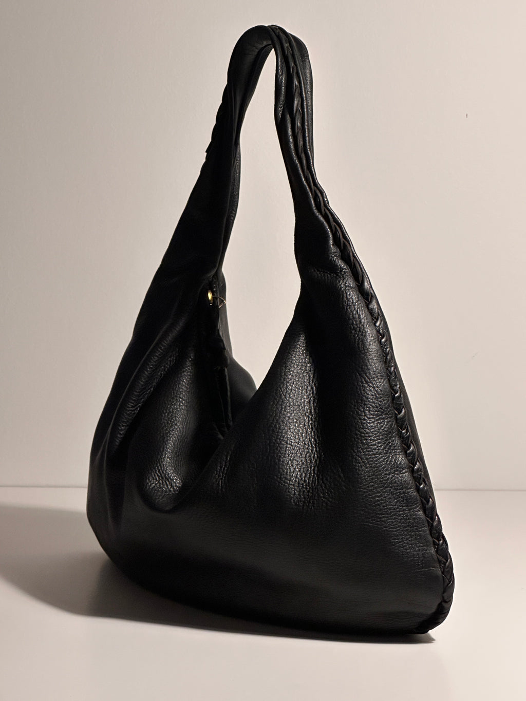 Bottega Veneta Vintage Black Medium Veneta Shoulderbag