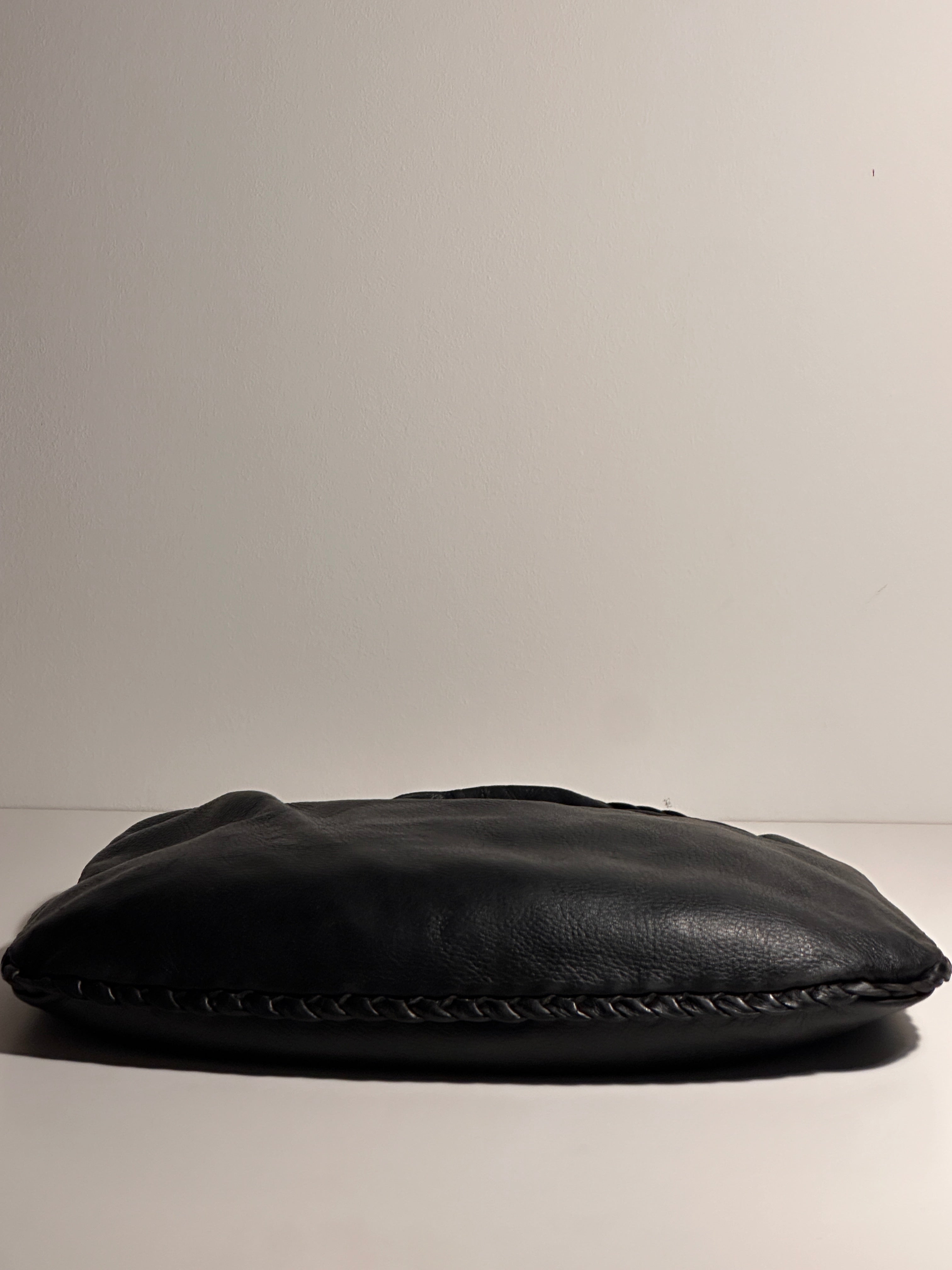 Bottega Veneta Vintage Black Medium Veneta Shoulderbag
