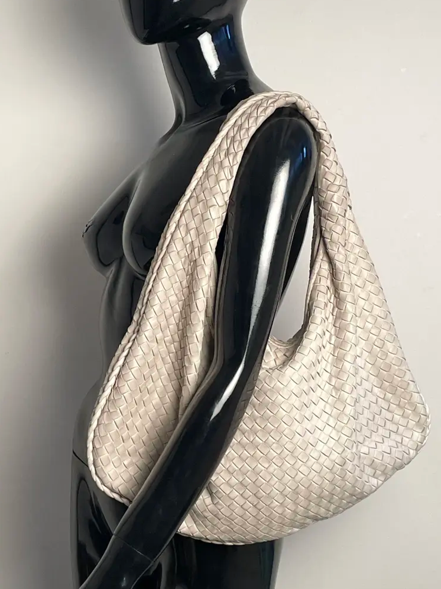 Bottega Veneta Large Beige White Veneta Hobo